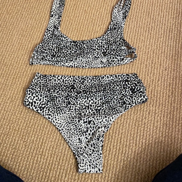 Stone Fox Swim Bikini nwot - Picture 7 of 8